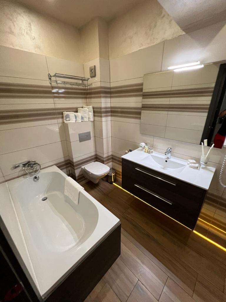 Mamaia White Tower Otel Dış mekan fotoğraf